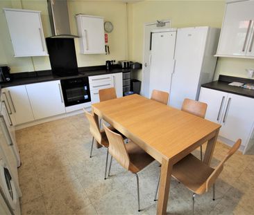 6 bedroom terraced house to rent - Photo 5