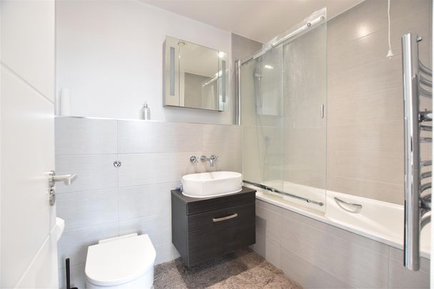 The Street, Ashtead - Photo 1