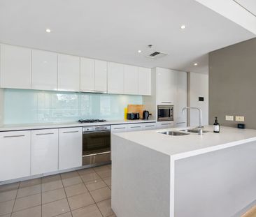 Immaculate Waterside Residence - Photo 5