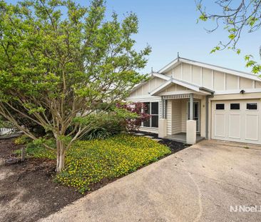 CHARACTER & CHARM IN CENTRAL LOCATION - Photo 4