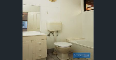 Large 3-Bedroom Home with Teenage Retreat - Photo 5