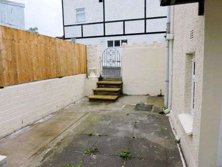 3 bedroom semi-detached house to rent - Photo 3