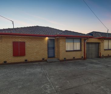 Spacious 2-Bedroom Unit in Prime St Albans Location - Photo 2