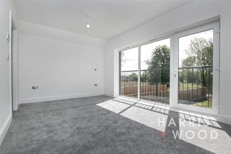 4 bedroom detached house to rent - Photo 2