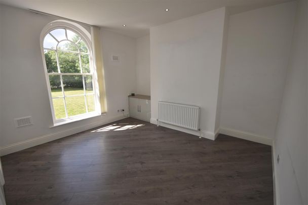 Park Road North, Birkenhead - Photo 1