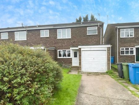 3 bedroom end of terrace house to rent - Photo 4