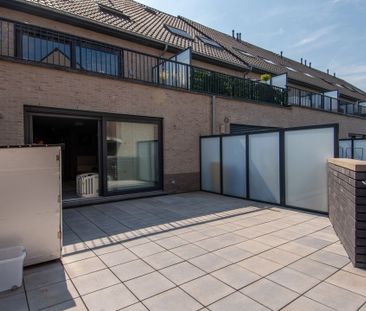 Recent 2 slpk appartement met groot terras en ondergrondse parking! - Photo 4