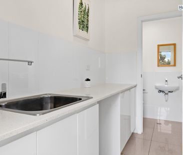 Contemporary Living by the Coast! - Photo 2