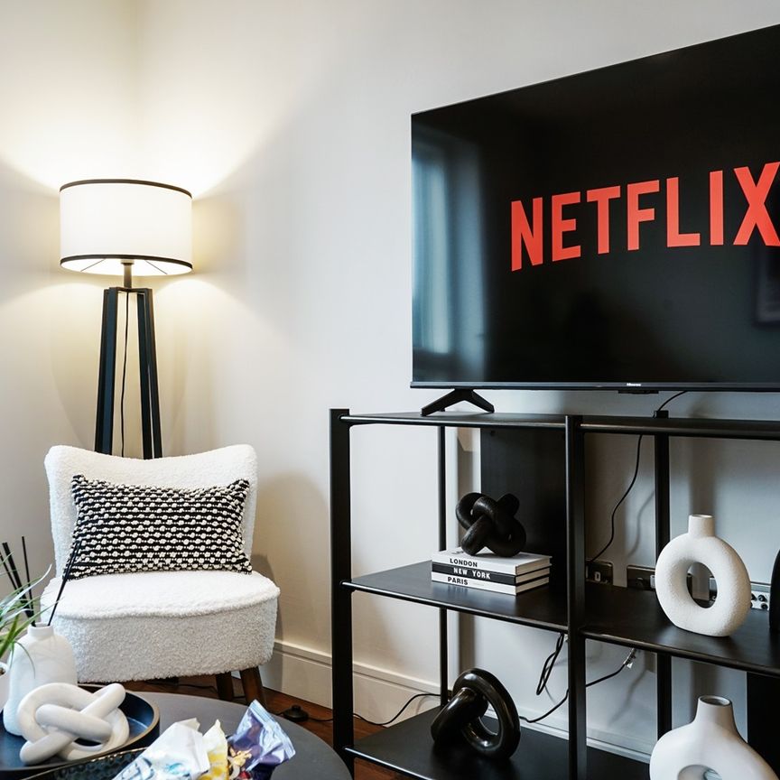 2 Bed Flat, Duckman Tower, E14 - Photo 1