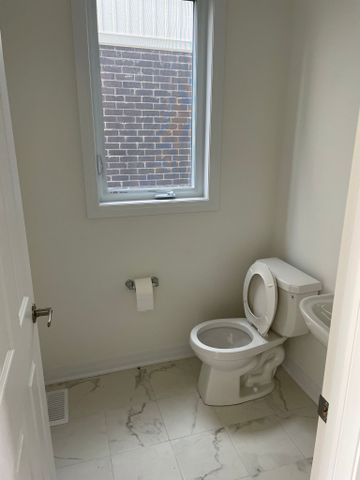 For Lease - 148 Port Crescent, Welland, Ontario - Photo 2