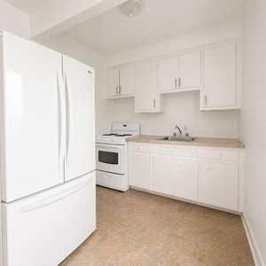 1 CH - 1 SDB - Montréal - $1,050 /mo - Photo 2