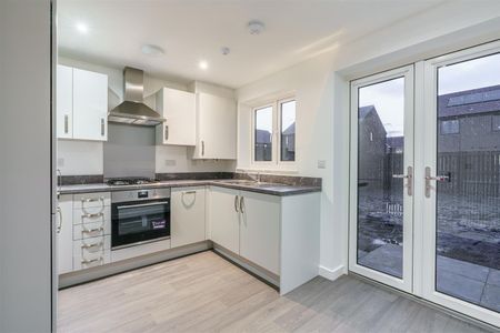 3 bed terraced house to rent in Mandevilla Way, Newcastle Upon Tyne, NE13 - Photo 2