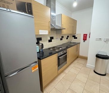 Room in a Shared Flat, High Road Leytonstone, E11 - Photo 5