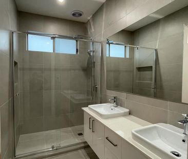 Beautiful Home in Convenient Location - Photo 6