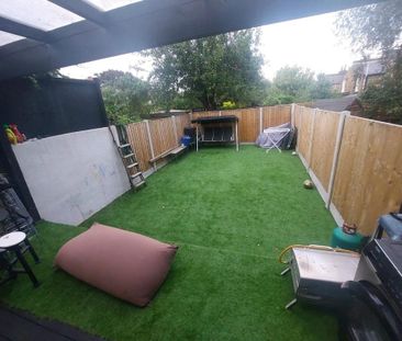 1 bedroom in a house share to rent - Photo 6