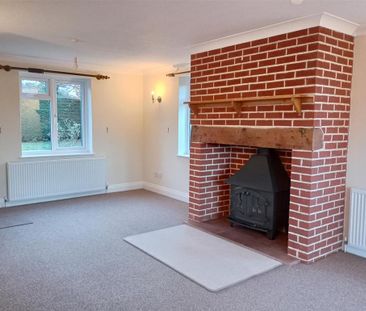 4 bedroom detached house to rent - Photo 1
