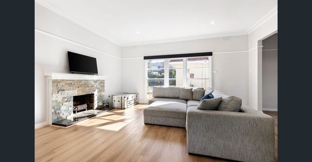 Charming 3-Bedroom Home (Gardening Included) with Tram at Your Doorstep - Photo 1