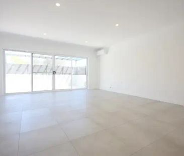 Spacious Two Bedroom Unit - Photo 5