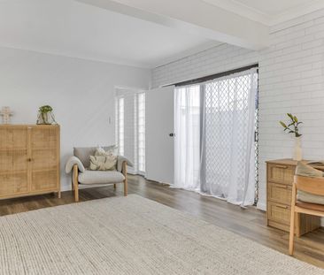 TWO FURNISHED APARTMENTS IN CENTRAL TWEED HEADS - Photo 4