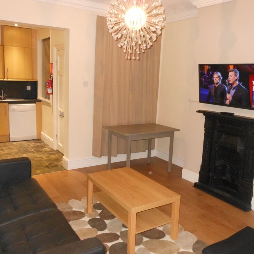 4 Bed Terraced House, Western Road, S10 - Photo 1