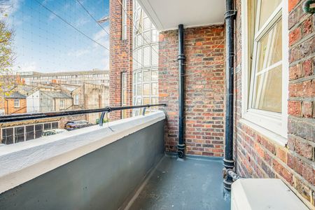 Room in a Shared Flat, Keston House, SE17 - Photo 4