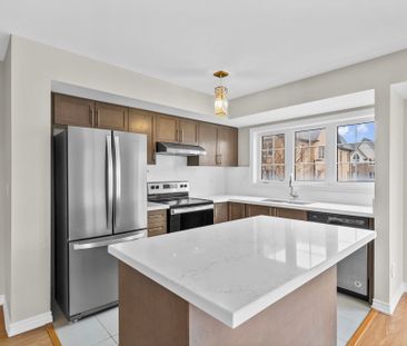 For Lease - 24 Amulet Way, Whitby, Ontario - Photo 6