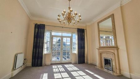 3 bedroom end of terrace house to rent - Photo 2