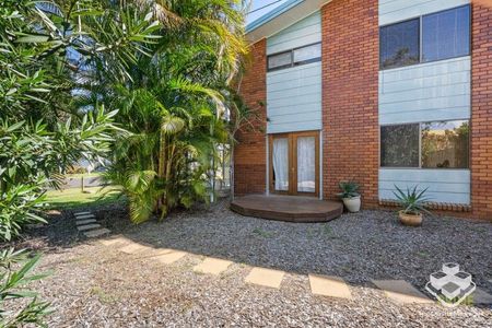 3 Bedroom 2 Bathroom Unit - Photo 3