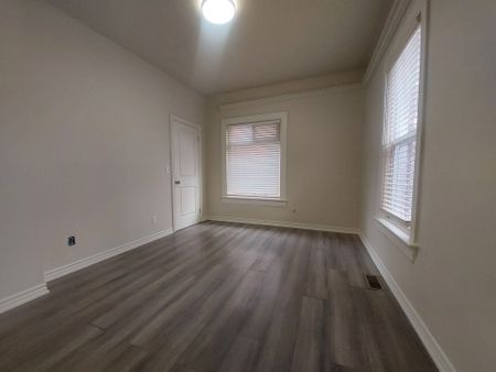 For Lease - 222 Athol Street Unit# Main, Oshawa, Ontario - Photo 4