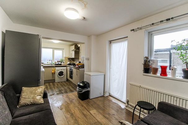4 bedroom house to rent - Photo 1