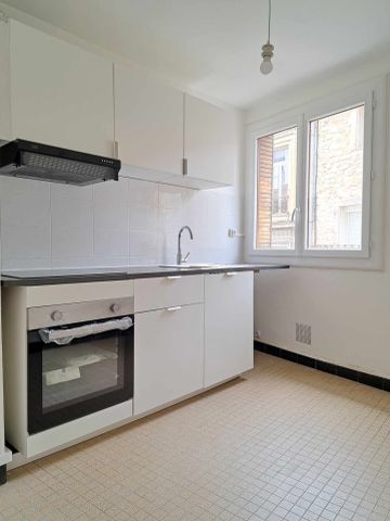 Location Appartement 3 pièces 67m² NIMES 30000 - Photo 2