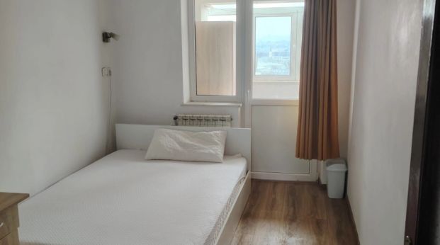 Apartament de inchiriat, 4 camere, decomandat, 90 mp, Centru, UMF, Cod 161185 - Photo 1