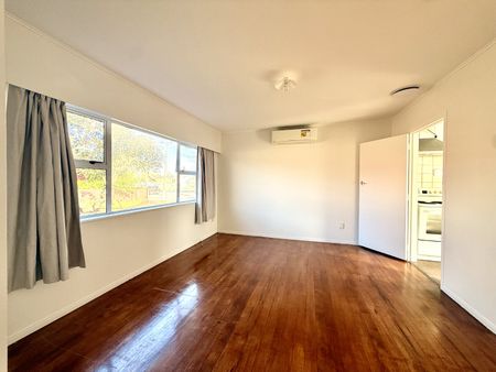 Easy Living in Papatoetoe - Photo 3
