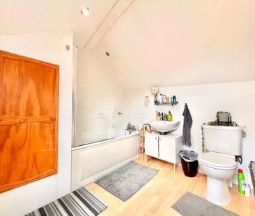 2 bedroom maisonette to rent - Photo 5