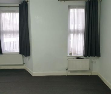 1 Bed Flat, Green Street, E7 - Photo 3
