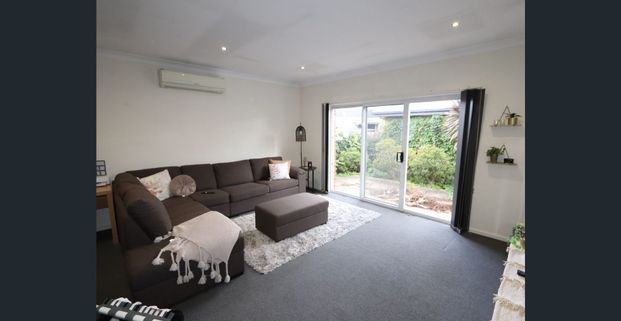 Very Sizeable Townhouse - Photo 1