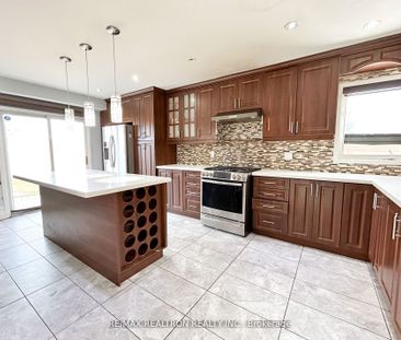 Detached Home For Lease | W8145936 - Photo 1