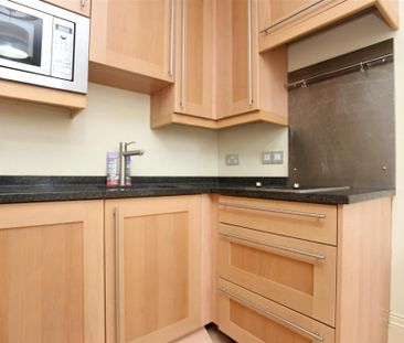 Studio to rent - Photo 2