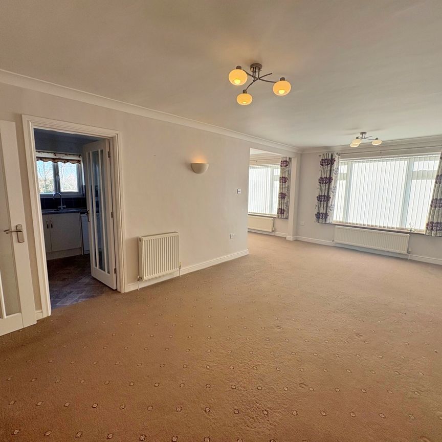 Ballard Close, Lytchett Matravers, Poole, Dorset, BH16 - Photo 1