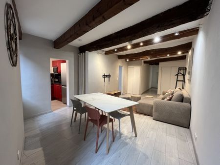 Location Appartement 2 pièces 46m² SOLLIES TOUCAS 83210 - Photo 2