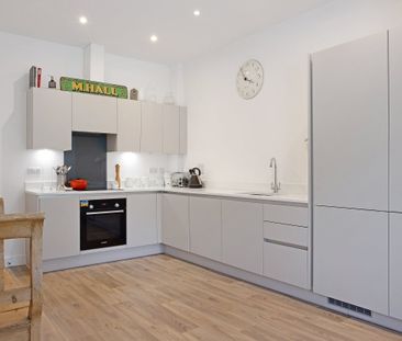 2 bedroom flat to rent - Photo 3