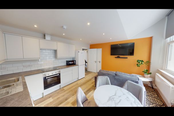 Room in a Shared Flat, St. Nicholas Street, BS1 - Photo 1