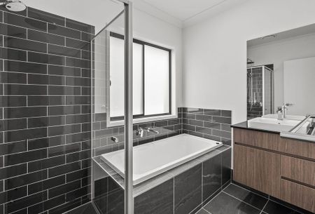 Modern Family Home in Sought-After Greenbank Estate - Photo 5