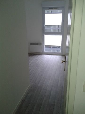 Location Appartement 3 Pièces 76 m² - Photo 3