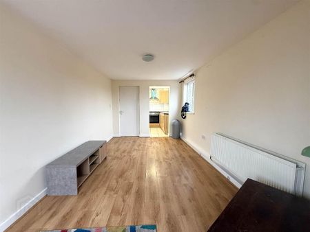 Apt 11 St Ives, Malone Avenue, 27 Malone Avenue, Belfast, BT9 6EP - Photo 2