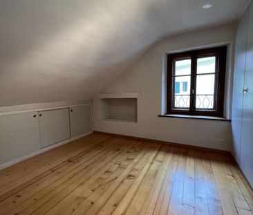 FOR RENT – Unconventional 3-room duplex apartment in Saint-Aubin - Photo 2