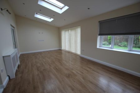 4 bedroom detached house to rent - Photo 5