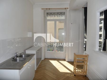 Location Appartement 3 pièces 72m² ST ETIENNE 42000 - Photo 3