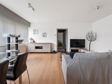 Instapklaar gelijkvloersappartement (75m2) met 2 SLK & autostaanplaats - Foto 3