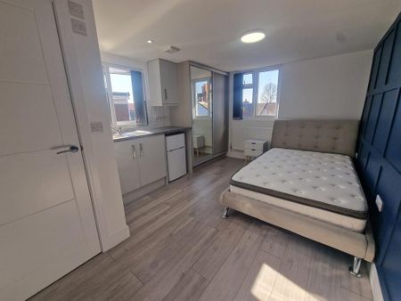 Studio to rent - Photo 5